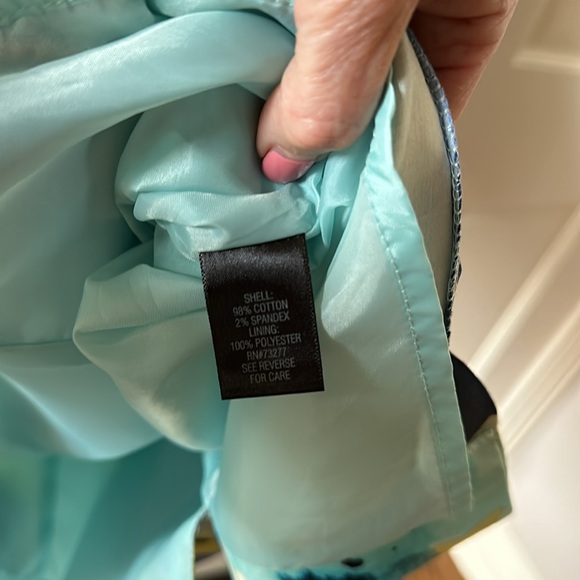 2/$10 Tropical lovely Shift Dress - Picture 4 of 6